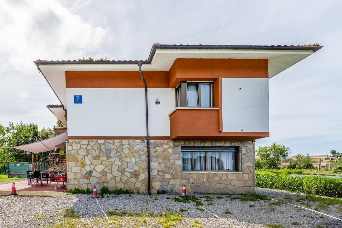 Family House Gijon Villa Buitenkant foto